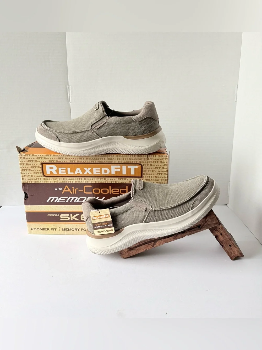 SKECHERS Hasting-Vigo 205366 Taupe Relaxed Fit Sneaker Shoes Mens 9 Canvas NEW